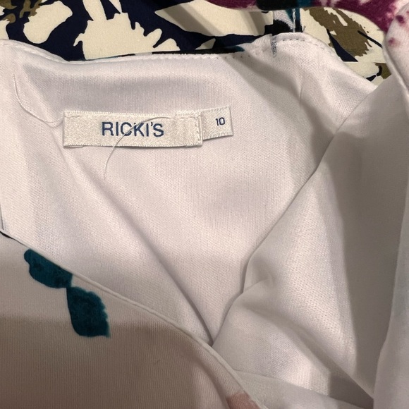 Dress - Picture 2 of 2